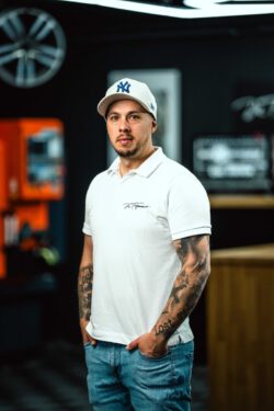 Sebastian Roll-Felgenreparatur und Felgenaufbereitung in Bielefeld- Die Felgenschmiede