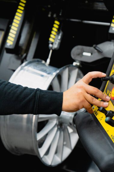 Neue Felgen-Richtmaschine- Die Felgenschmiede in Bielefeld