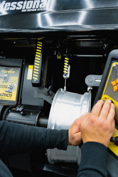 Neue Felgen-Richtmaschine- Die Felgenschmiede in Bielefeld