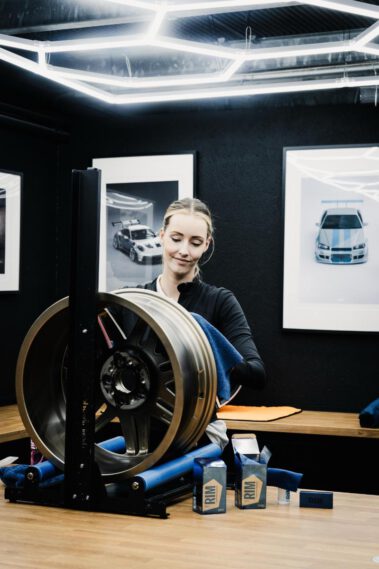 Premium-Service bei der Felgenschmiede. Die Keramikversiegelung für Felgen – in Kooperation mit RVR Detailing.